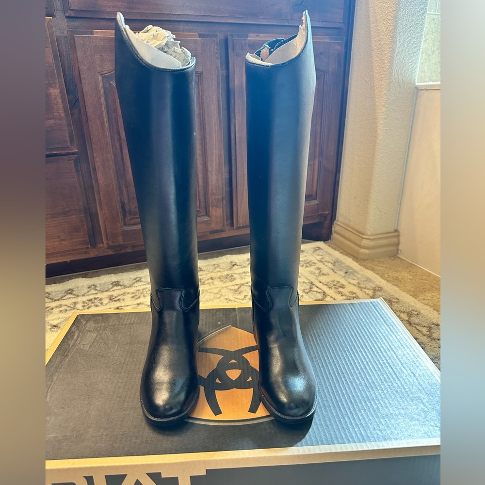 Ariat English riding boots, sz 5.5, NIB